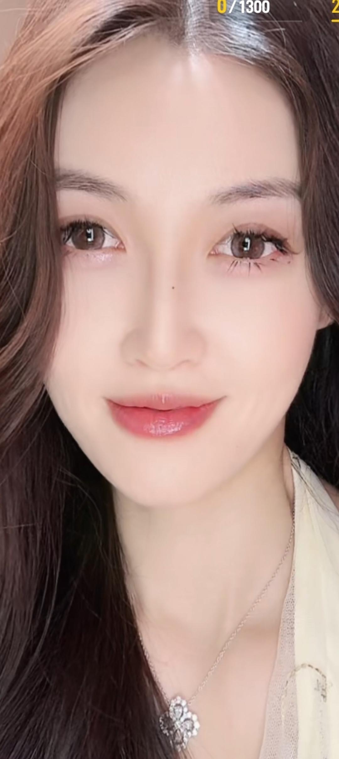 温柔甜美的微笑，散发着迷人的魅力！😊✨