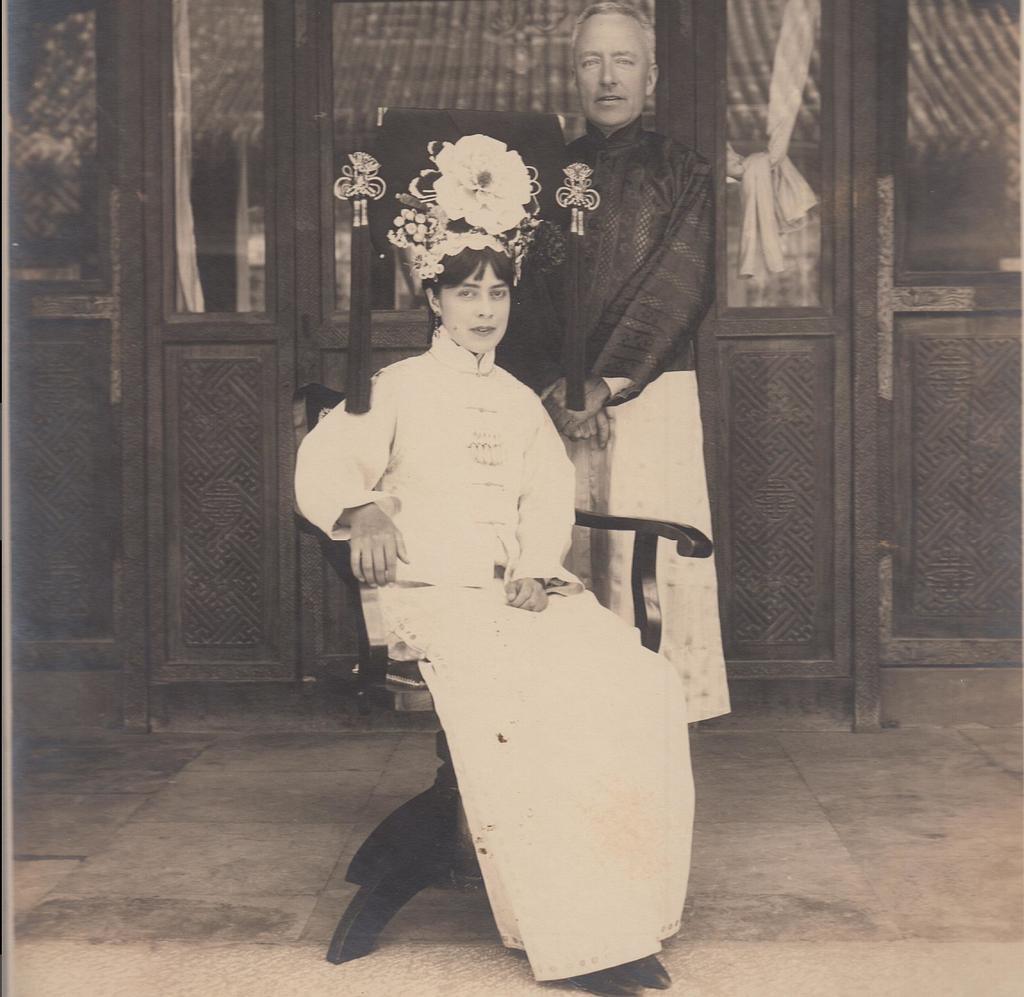 【来自投稿】1924年6月，婉容和苏格兰人Reginald·Johnston（庄