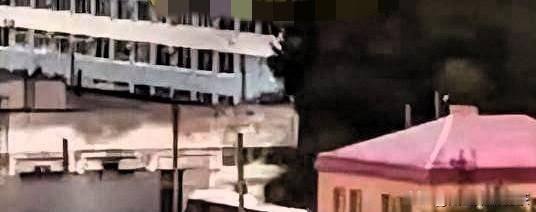 俄乌前线消息

红军城战役和乌东战役不能再拖了，拖的越久对俄罗斯越有利。泽连斯基