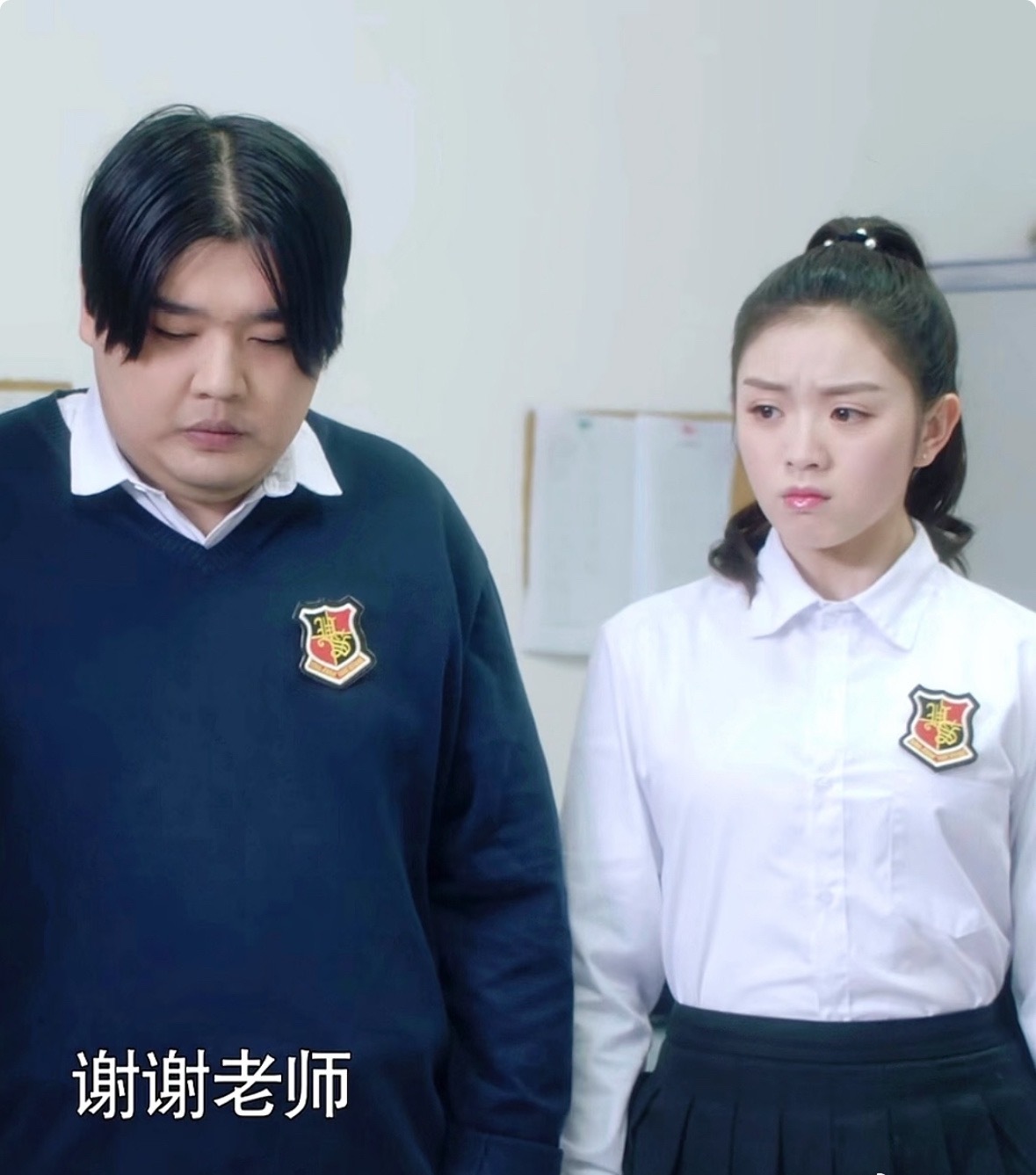 田曦薇现偶女主脸，是隔两年就认不出来的程度，挺百变的。早期田曦薇适合演校园剧的女