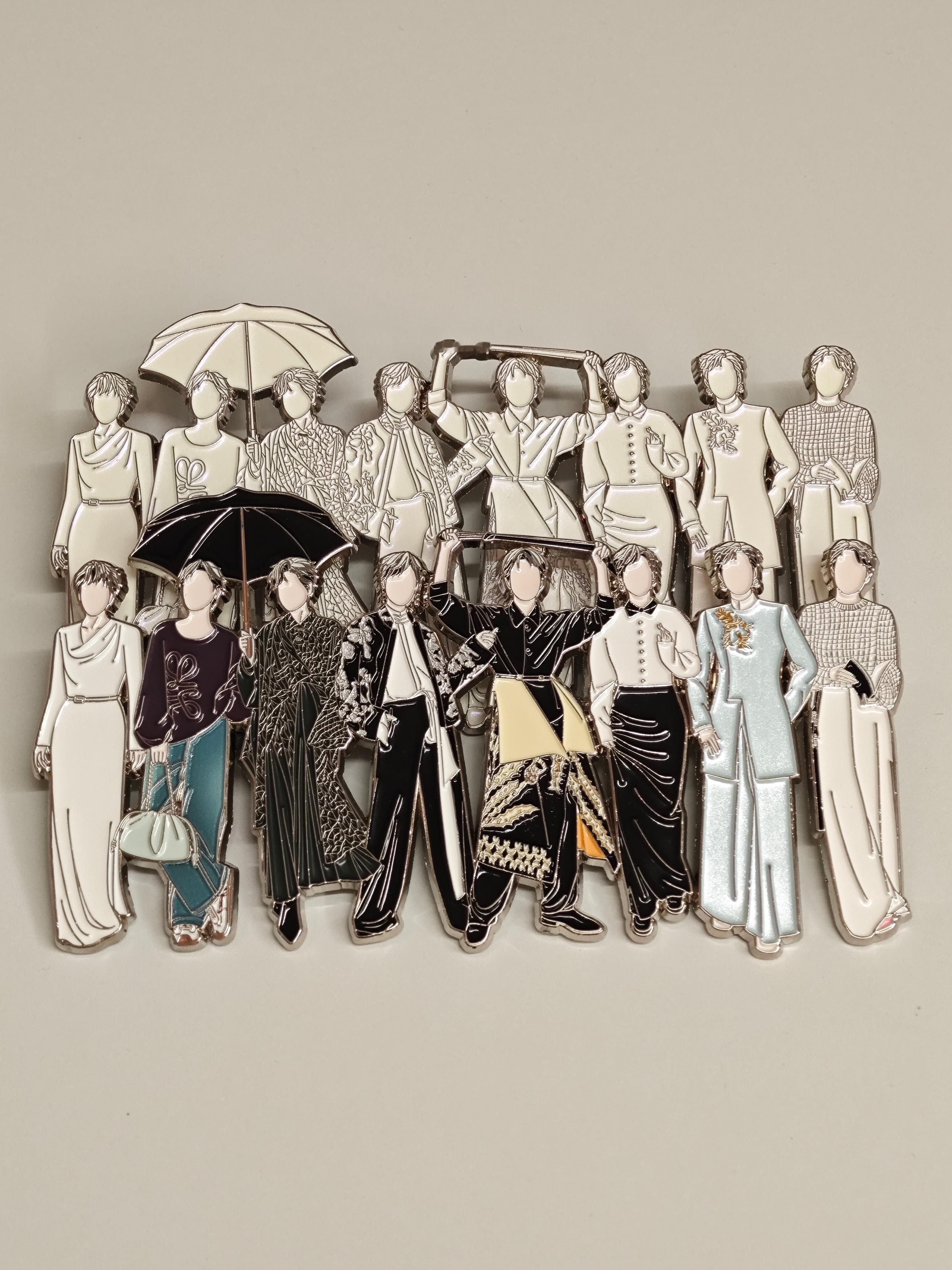 春晚这身治愈蓝完全是初恋级别🥺可惜根本没有出过单人章。于是心血来潮收了一块群像