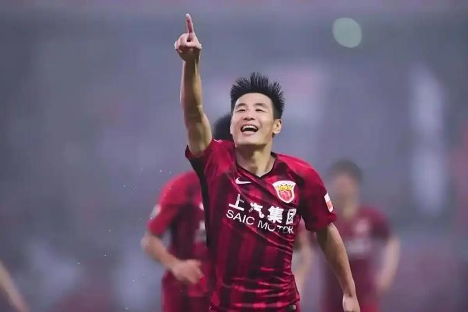 武磊飞身鱼跃那一刻，谁还敢说他不是“亚洲一哥”？😭
昨晚亚冠，上海海港客场打拉