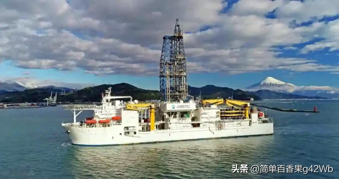 日本“地球号”2月初从南鸟岛附近6000米深海捞了几罐泥，说里头有稀土。但连样品