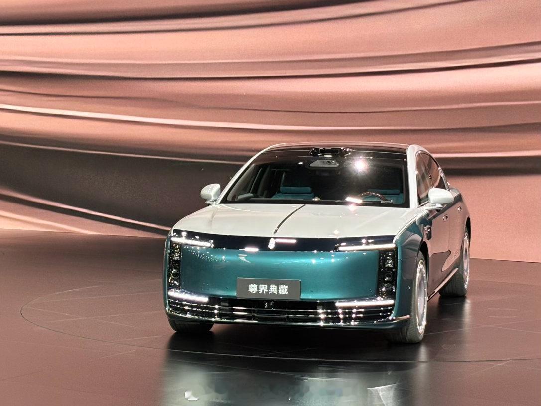 鸿蒙智行尊界品牌盛典上，发布尊界 s800 grand design 典藏版，全