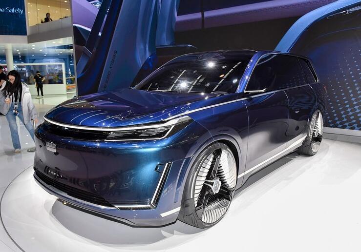 【吉利银河星舰原型车官图】银河星舰是吉利银河旗下大型SUV，基于GEA架构开发，