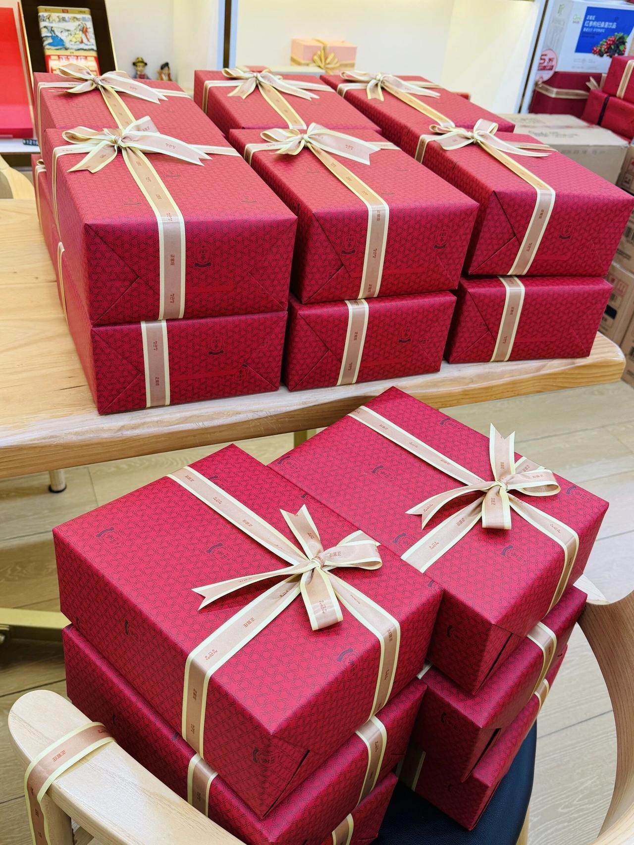 远嫁的姑娘最大的亏欠莫过于，当家人需要的时候不能及时给予帮助。

还记得上大学那