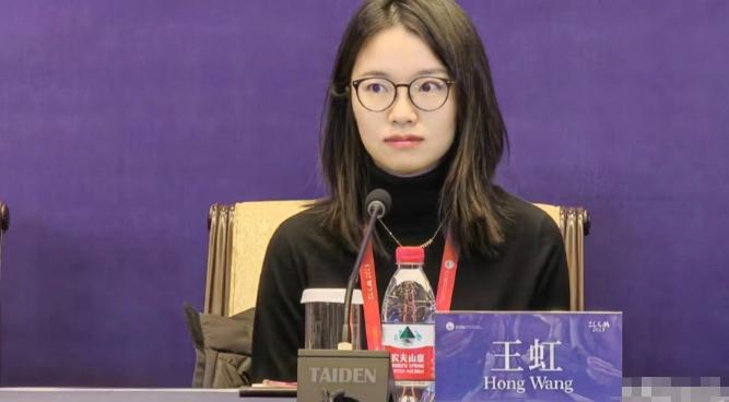 美国当地时间7月23日上午，来自桂林的王虹获得了菲尔兹奖，这个奖项是数学界的天花