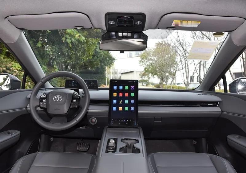 9.38万拿下丰田B级纯电
 
合资纯电车型迎来价格调整，一汽丰田bZ3智享家将