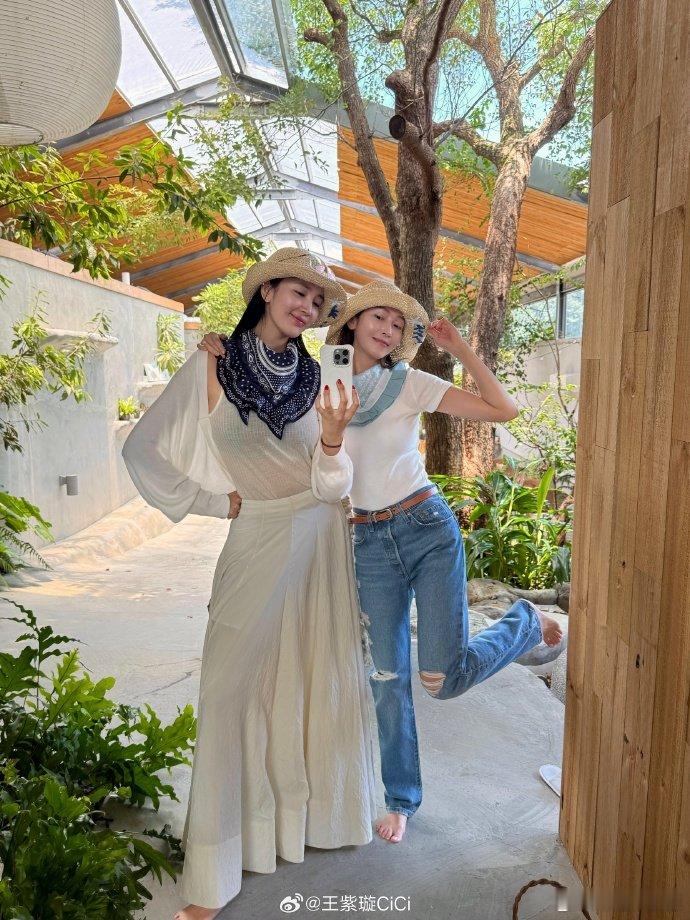 王紫璇卡点为Jessica庆生王紫璇Jessica宛如做了夫妻一般 谁懂啊😭 