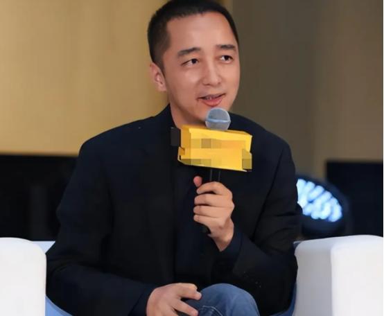 突然发现一个惊人的共同点！蒋方舟、韩寒、贾浅浅，甚至贾平凹，背后都站着同一个关键