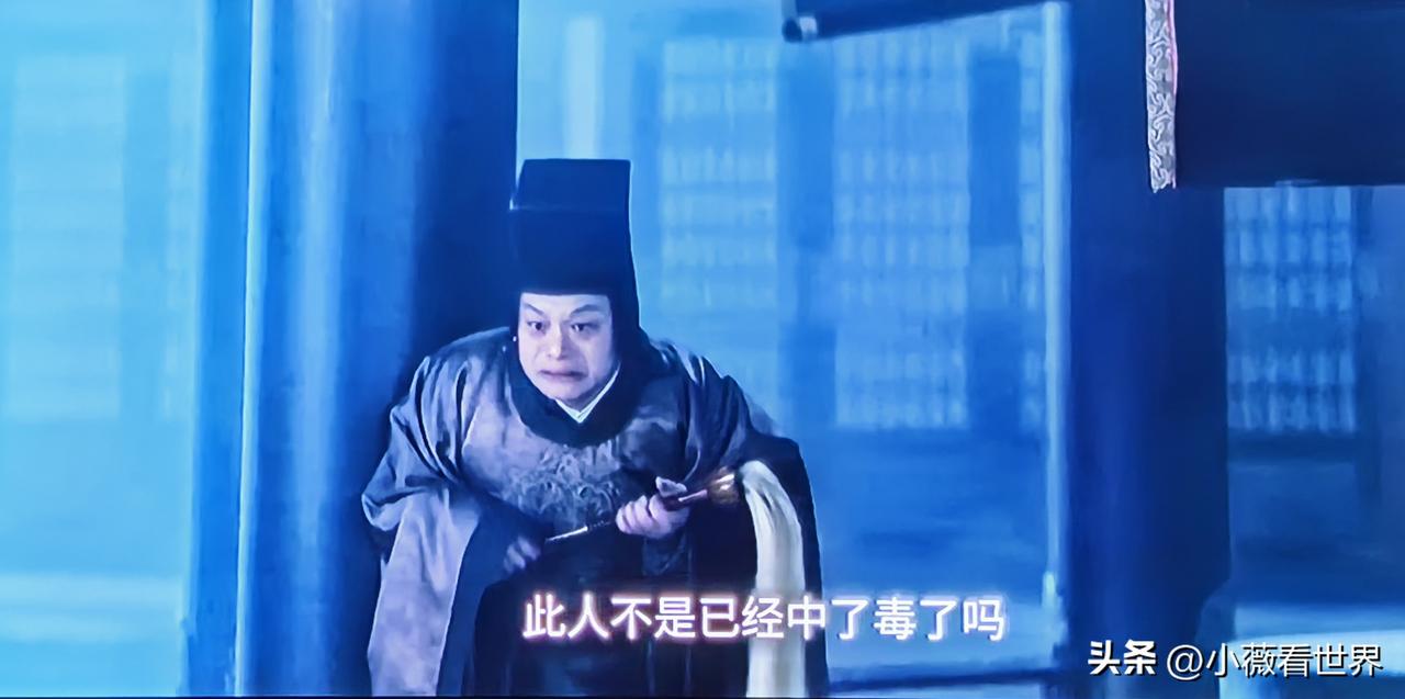 《逐玉》37集，一场好戏开幕了！皇帝借宫廷宴，把文武百官都请到了一起。

但其实