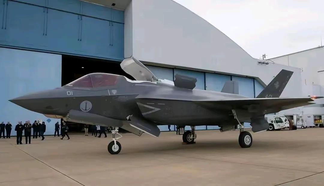 最近，乌克兰与波兰签署双边安全协议。波兰总理图斯克宣称，协议并非空洞的承诺。泽连