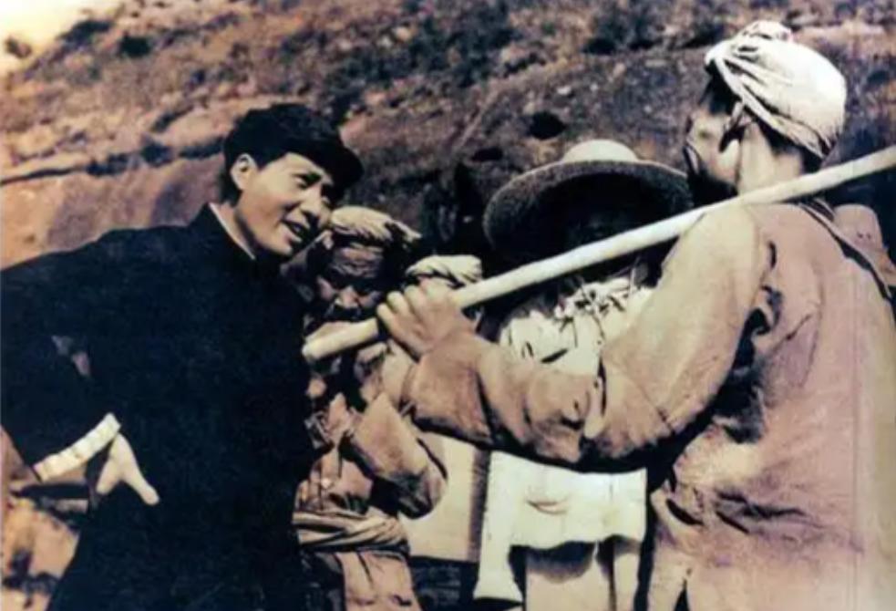 1947年，自认为快胜利的的蒋介石，来到了延安。期间，他问一位农民：“你见过毛主