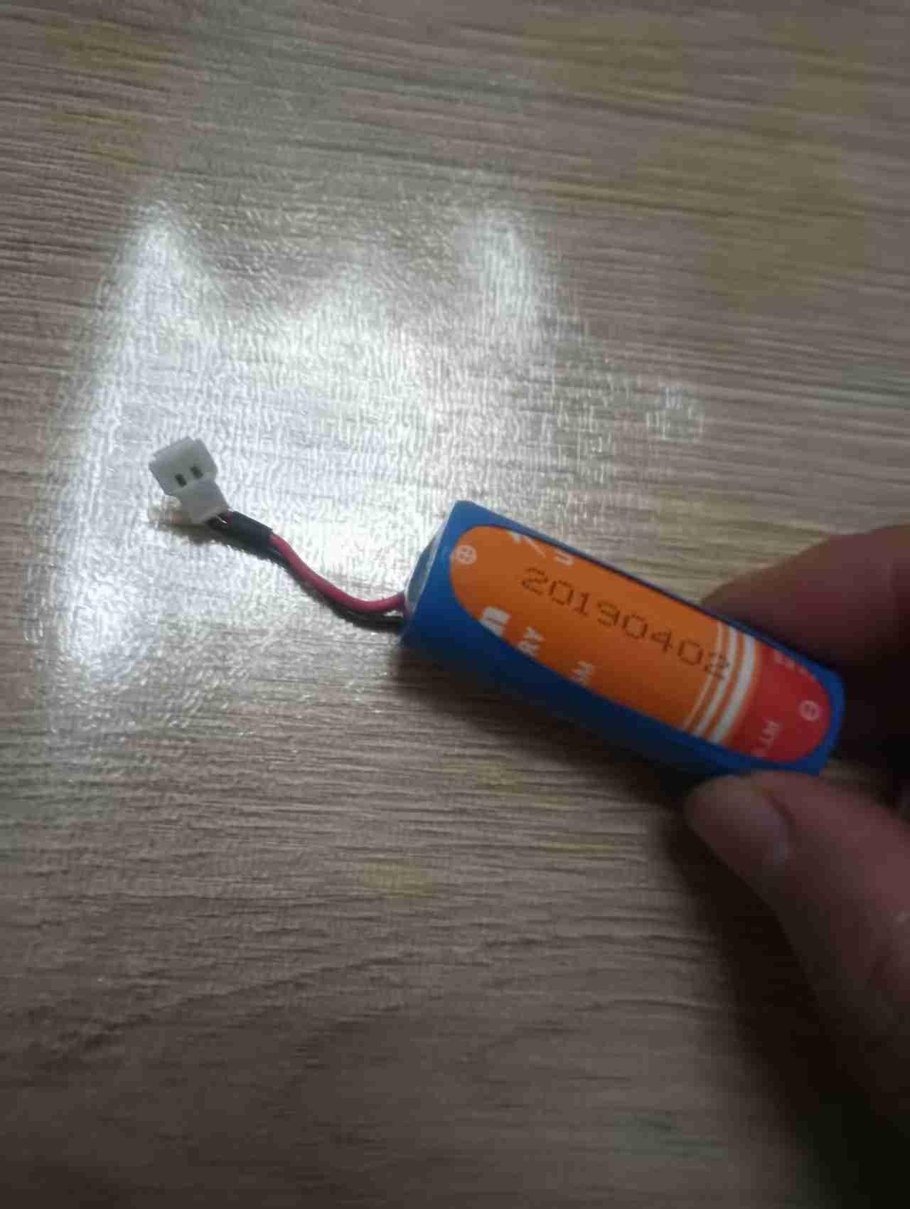 花了460元、加上两头铜质门开关，花费将近800元，才换几年的新热水表，前几天突