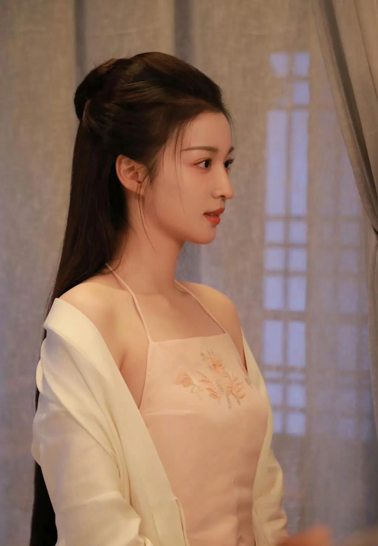 #记录我的2024#粥姐这是赤裸裸的诱惑呀，这是我能免费看的吗？[震惊][震惊]