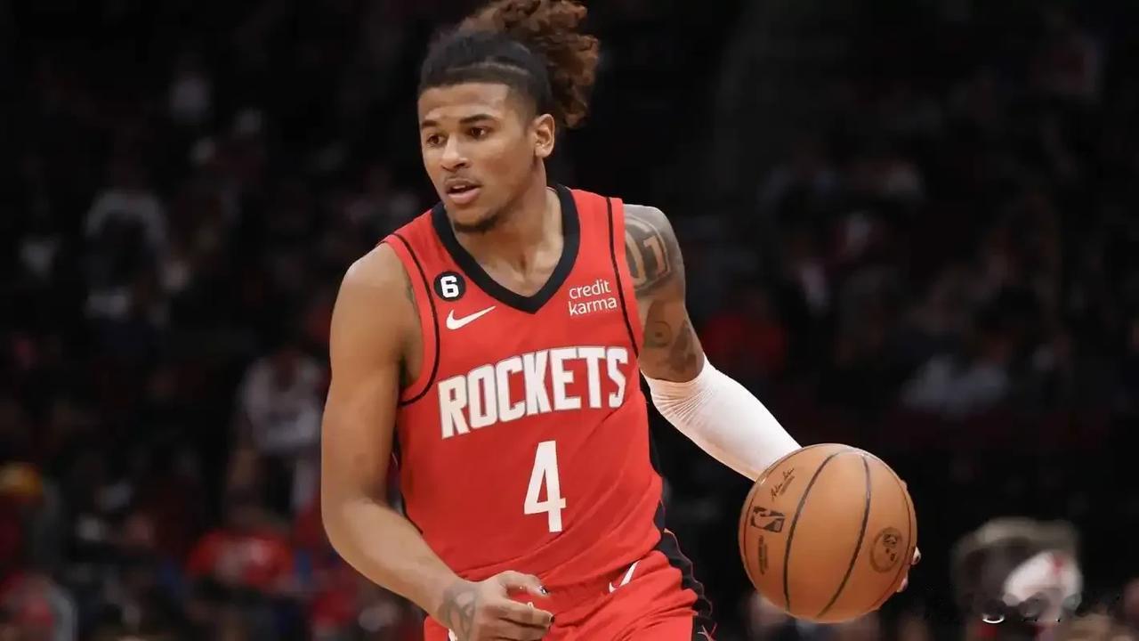 格林是真不被乌度卡待见，堂堂榜眼秀的待遇竟然不如替补。
作为天赋异禀的格林，进入