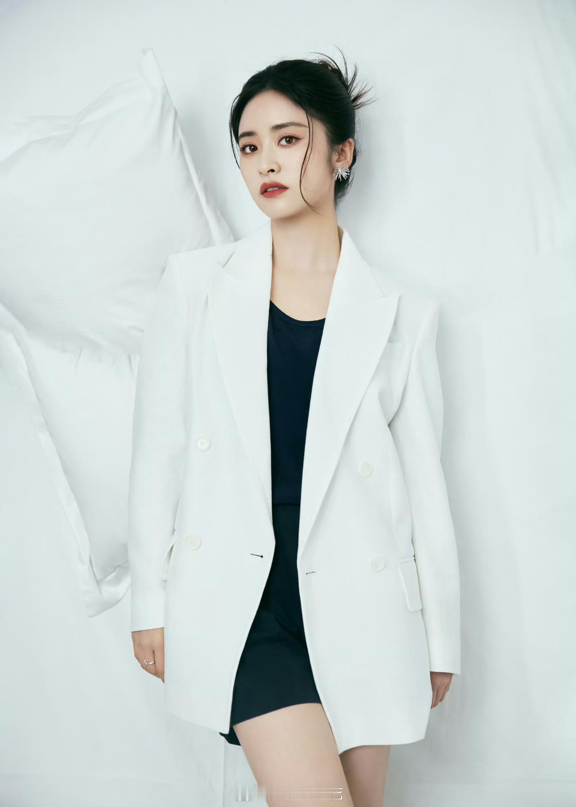 电影《为你而鸣》长沙开机主演：宋佳、沈月出品：麦特影业监制：陈砺志导演：李丹蕾编