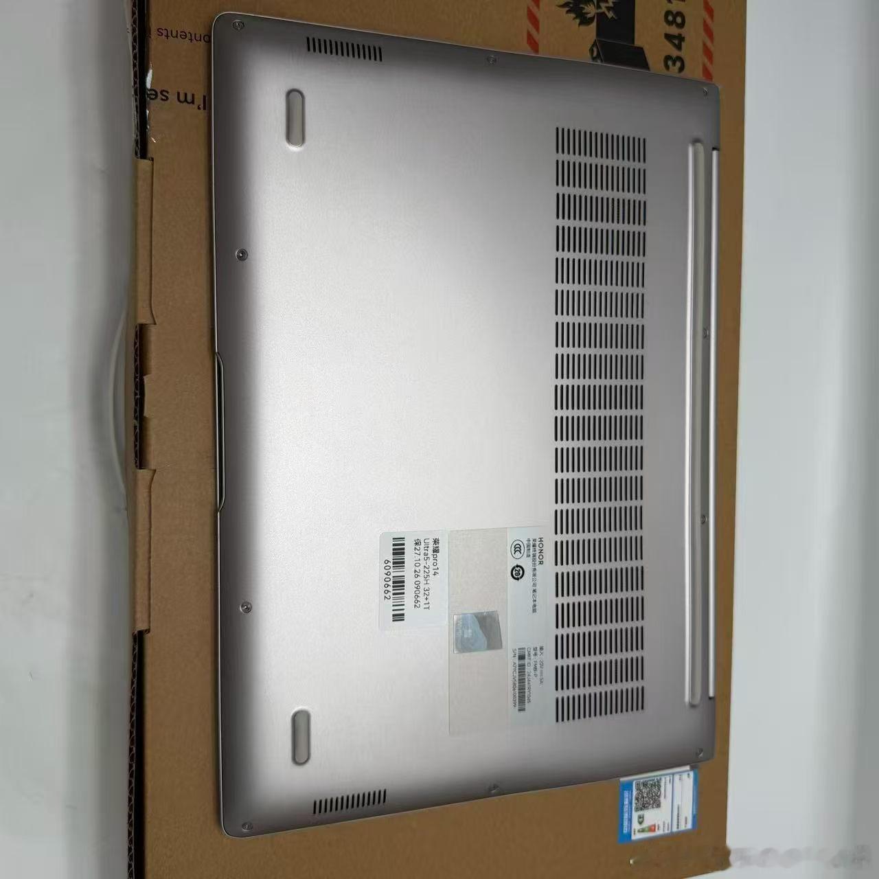 2025款荣耀MagicBook Pro14   14英寸 Ultra5-225
