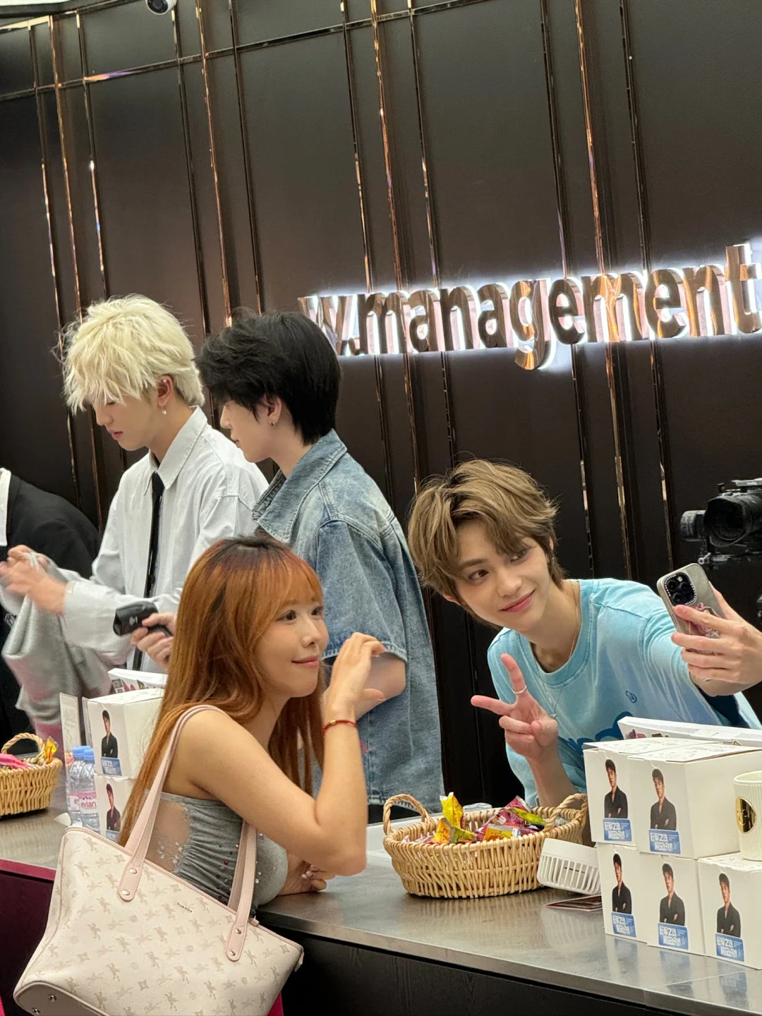 郑州wm偶遇许栋铭！！！好帅！可爱到我