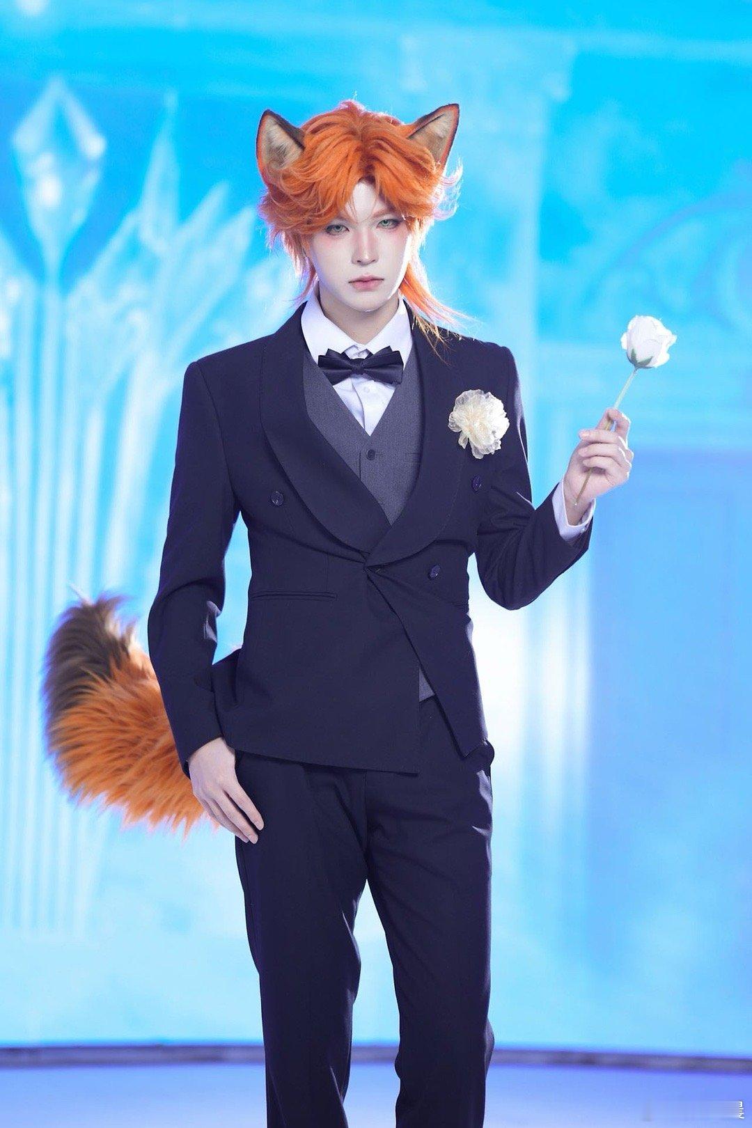 李希侃cos狐尼克李希侃cos的狐尼克真的太有那味儿了，从发型到配饰都细节满满，