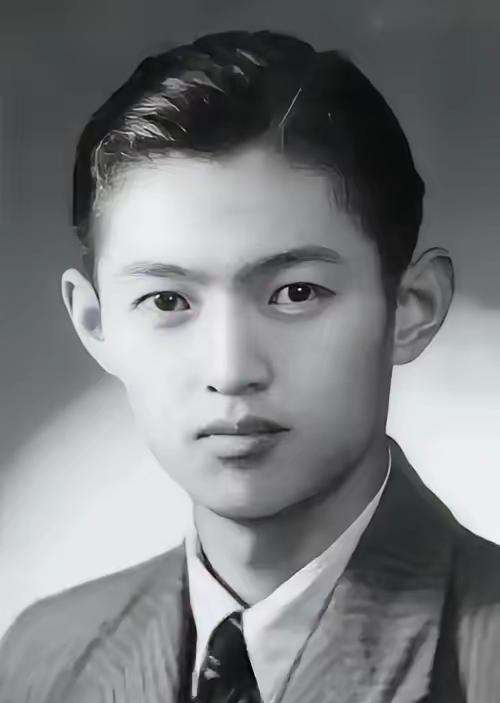 钱磊：钱学森唯一的孙子，1979年出生于北京，父亲是钱永刚，母亲是开国少将傅崇碧