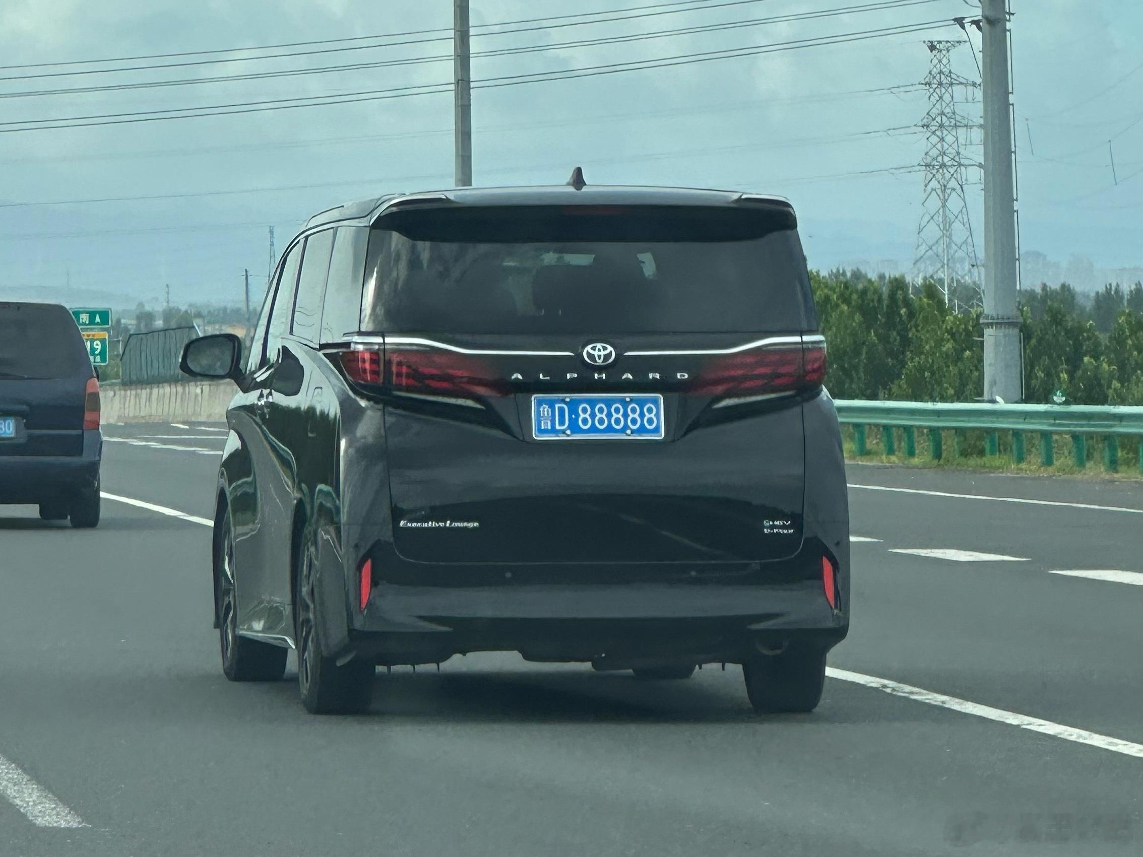 这车牌什么水平[doge] ​​​