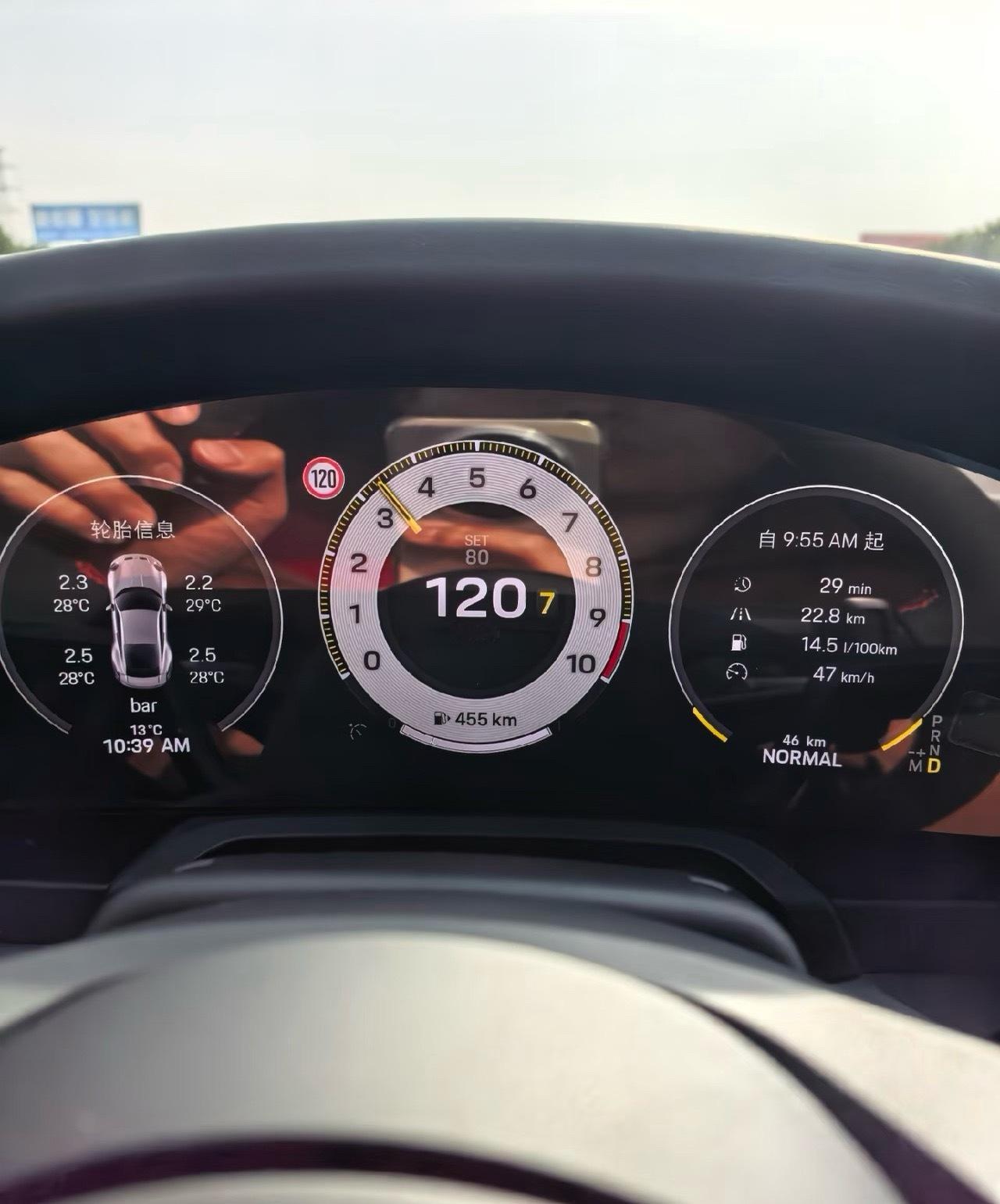 保时捷GT3， 120巡航的转速要3000多转谁说转速越低越好呢？这3000多转