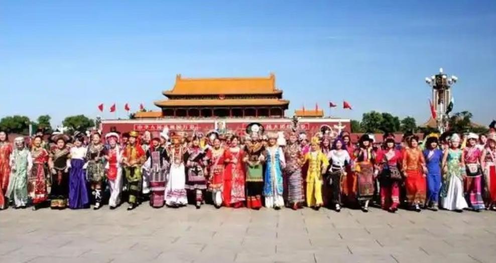 其实中国人最被低估的不是科技，也不是经济。而是我们所有普通老百姓平均的认知水平，