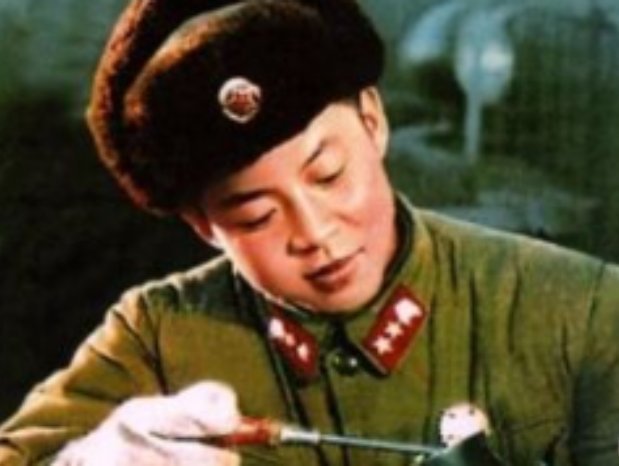 人民日报：让雷锋精神在新时代绽放更加璀璨的光芒