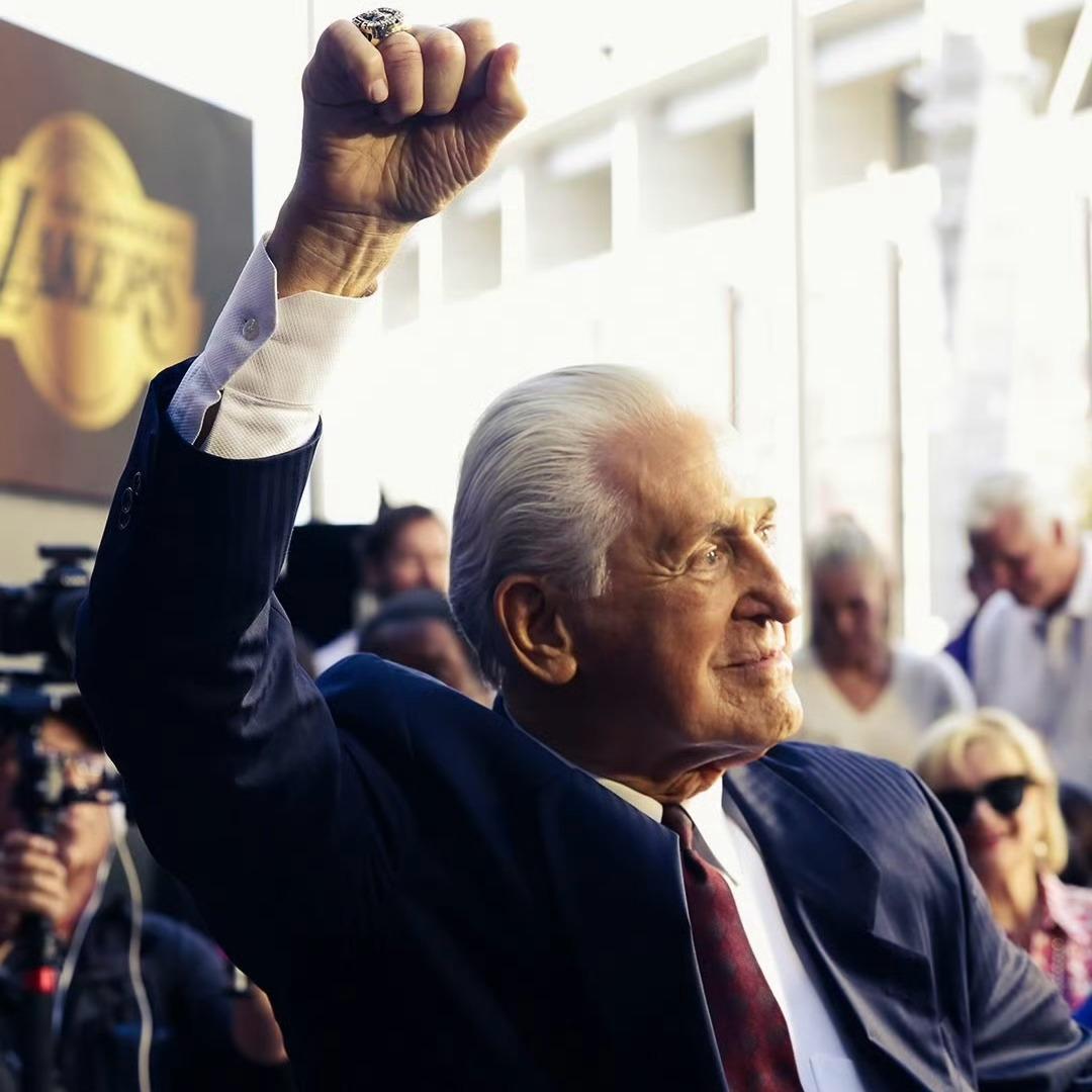 九年执教，八次决赛，四次冠军，两胜绿凯。与之相比，全季50胜、四季60胜之类的记