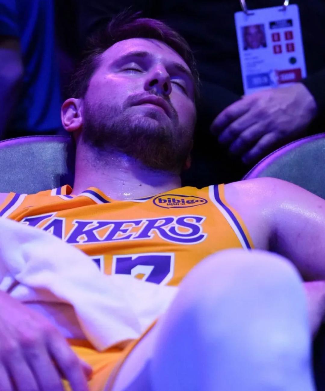 普通人一辈子的工资啊，东契奇被禁赛一场损失31.76万美元！

在今天湖人与魔术