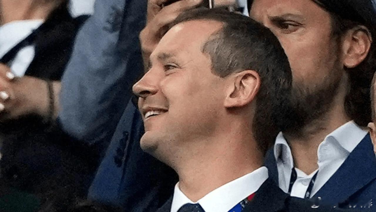 突发！FIFA解雇首席运营官，因公开反重磅突发！国际足联官宣解雇首席运营官凯文·