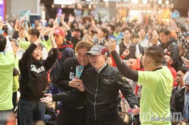 卓荣泰窜日看球，把鸡鸣狗盗当外交突破，实在丢人现眼！
 
你说你堂堂台湾地区行政