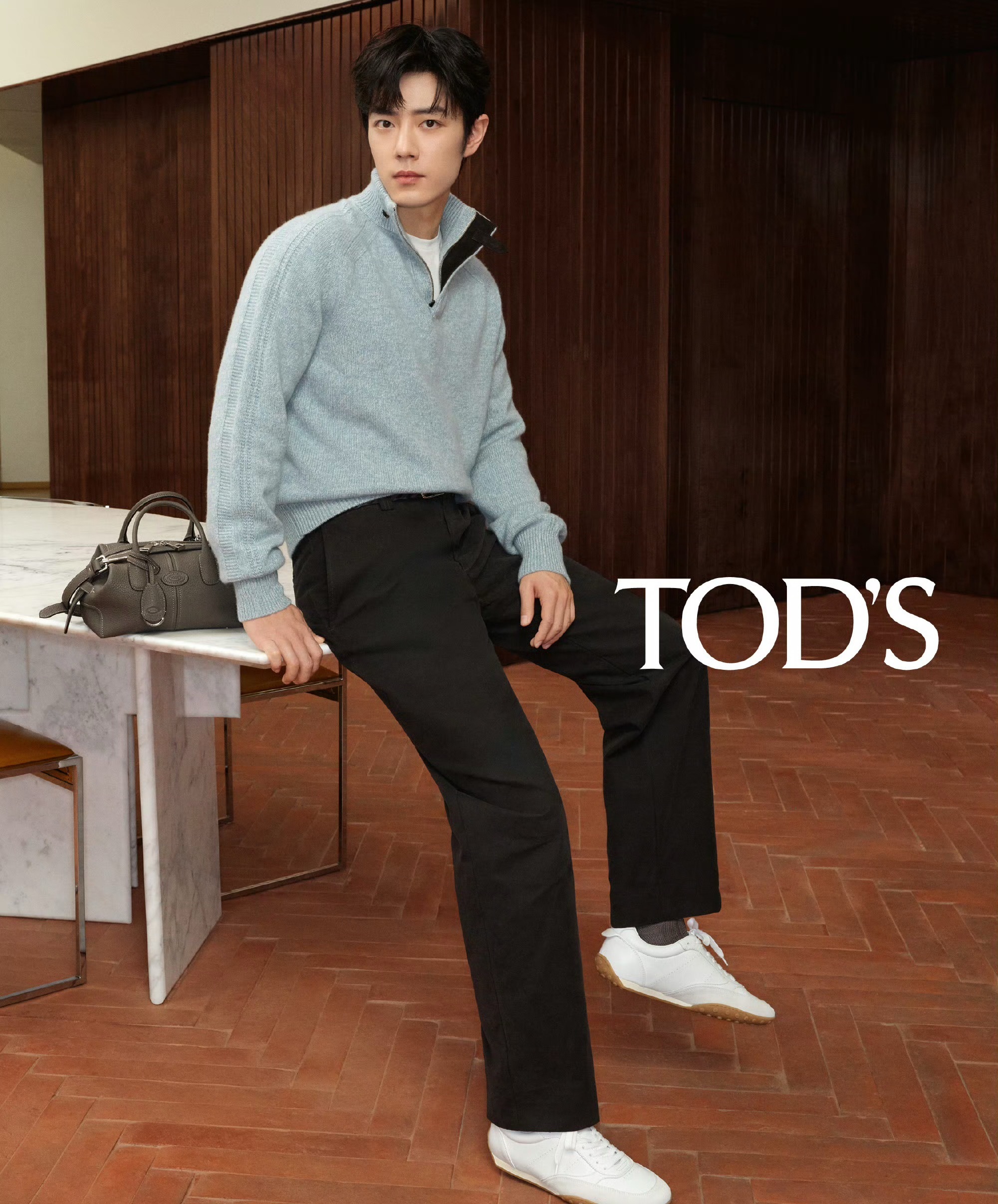 全球品牌代言人肖战演绎TOD‘S2026秋冬系列广告大片。 品牌国内、国际迅速全