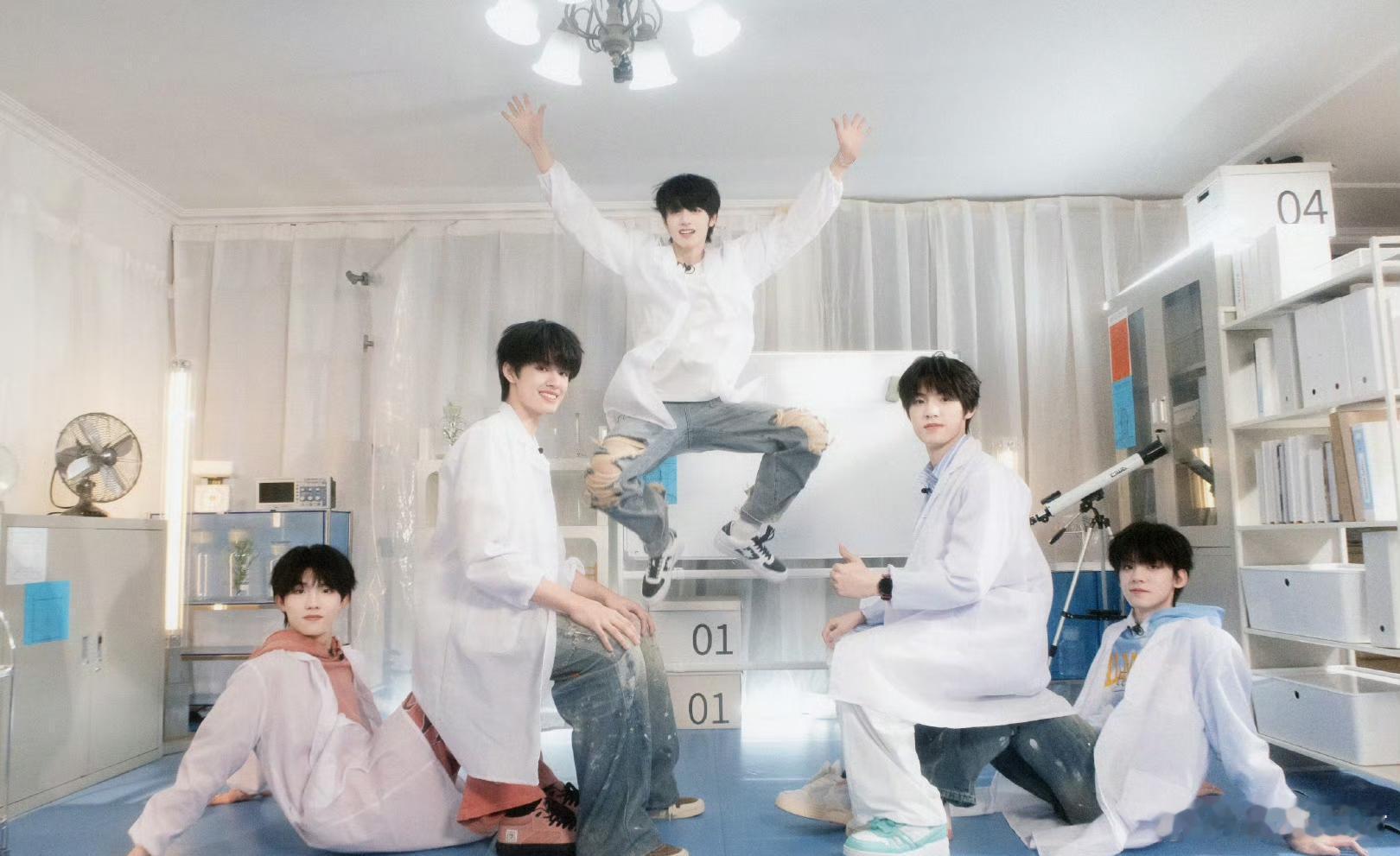 登陆少年把站位刻在DNA里了  舞台上的每一次精准站位，都是背后无数汗水浇筑的结