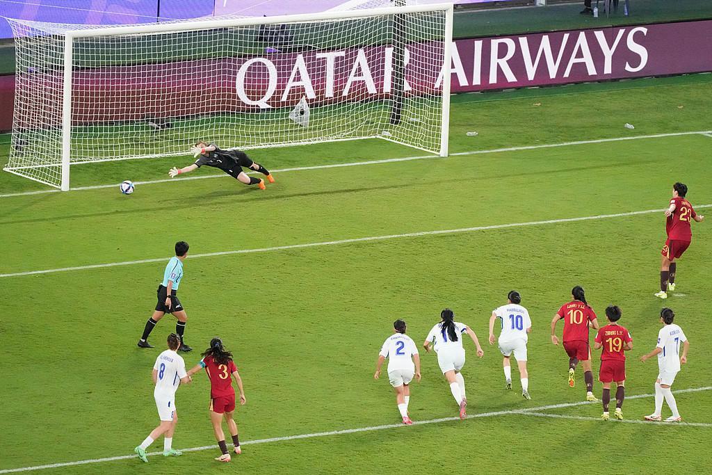 恭喜中国女足3:0战胜乌兹别克斯坦队，晋级八强！
3月6日，在亚洲杯小组赛B组中