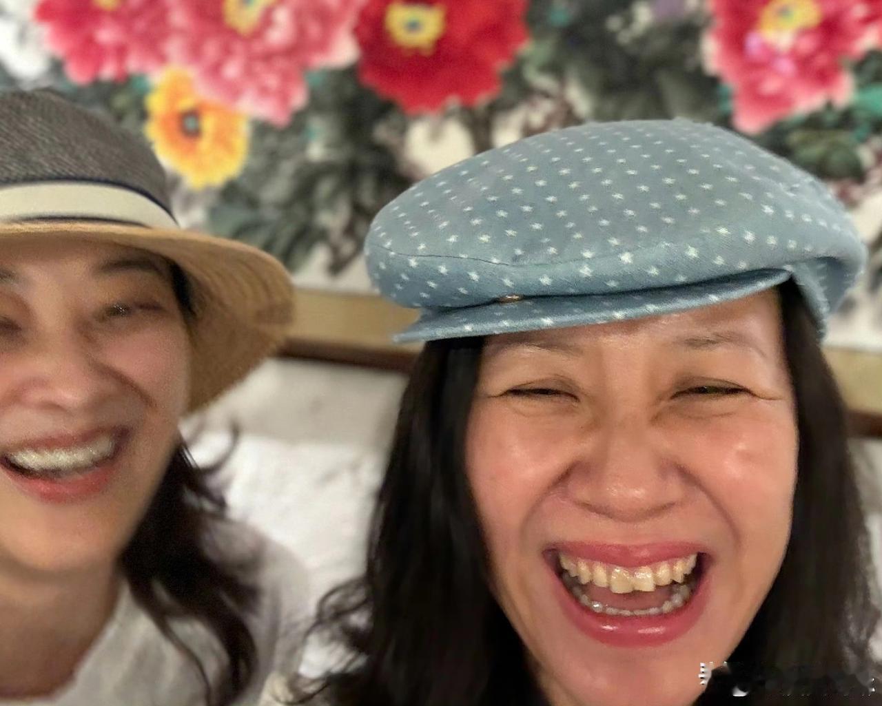 梅婷刘琳，太开心了！
 
6月2号，梅婷和刘琳一起冲上了热搜，不是因为有新戏要合