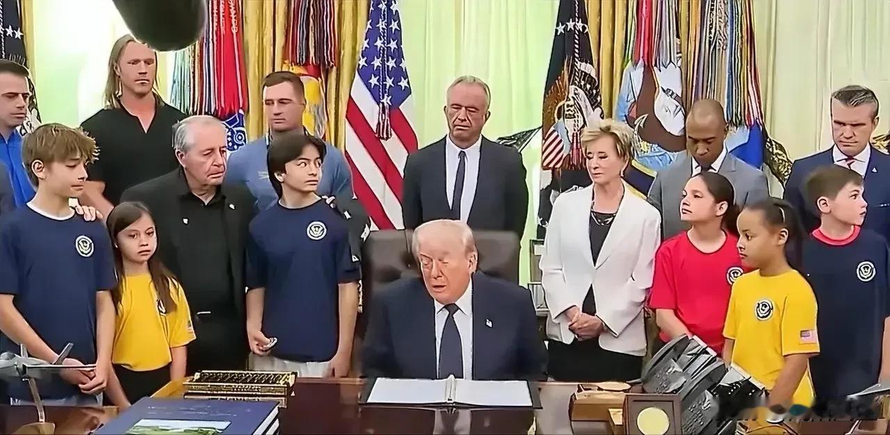 特朗普:“我们不想进伊朗去杀人，这太难了，他们是伟大的人民，我认识他们，我在纽约