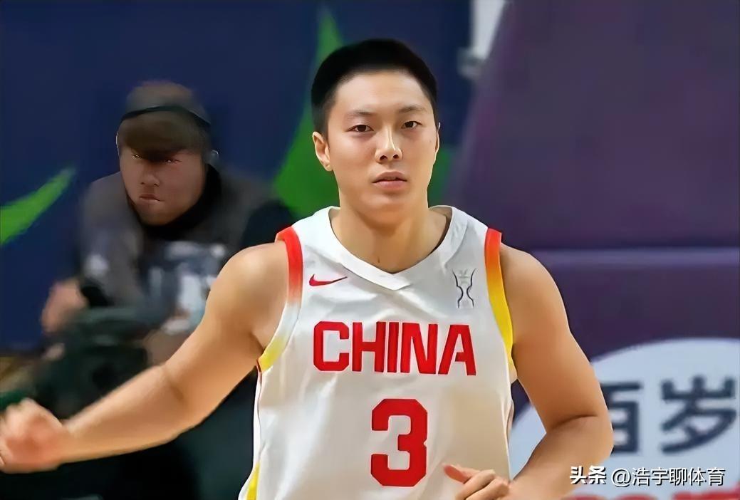 本赛季贺希宁的表现完胜胡明轩，可以前的国家队为什么只用胡不用贺，无非就是这几个原