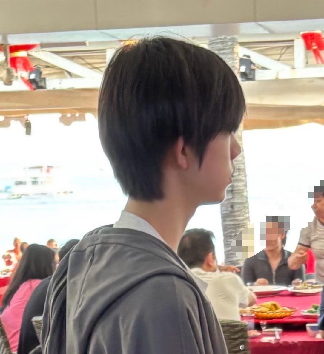 tg三亚偶遇陈奕恒 