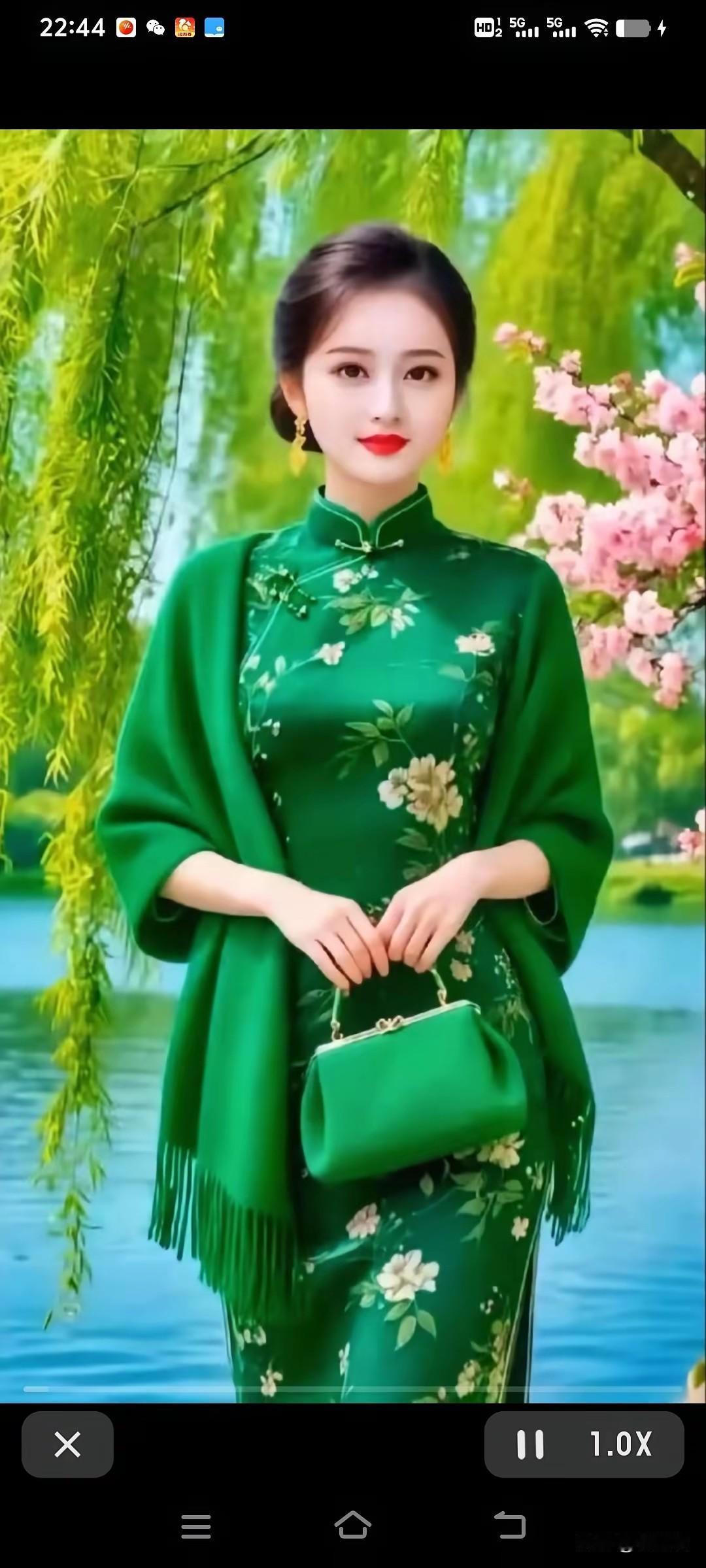 上联：五颜六色迷人眼，诚邀下联三心二意心不成。