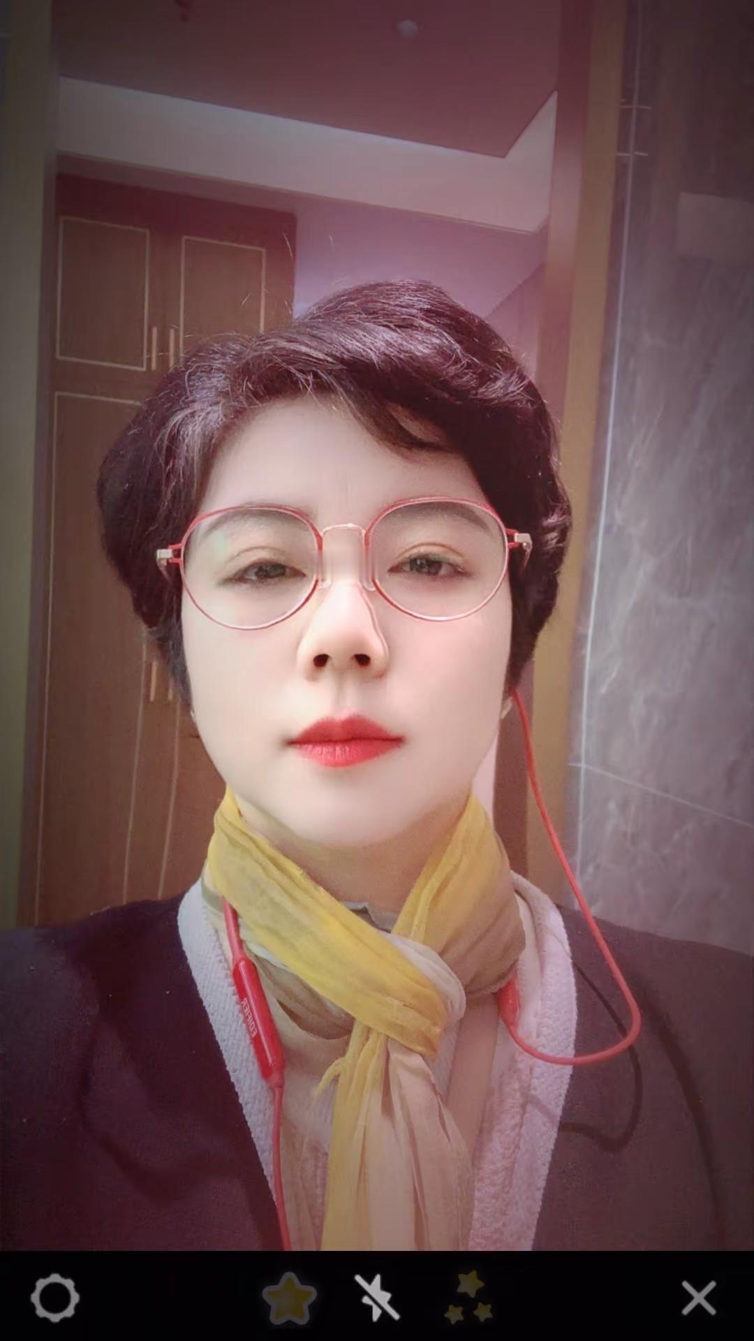 超大蓝莓测评 感受一下穿婚纱的感觉 原来穿上汉服也可以这么美 过把戏瘾 学唱一段