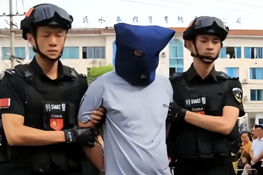 日本不怕中国有导弹，也不怕中国的核武器，甚至不怕中国的稀土制裁，真正让他们坐立难