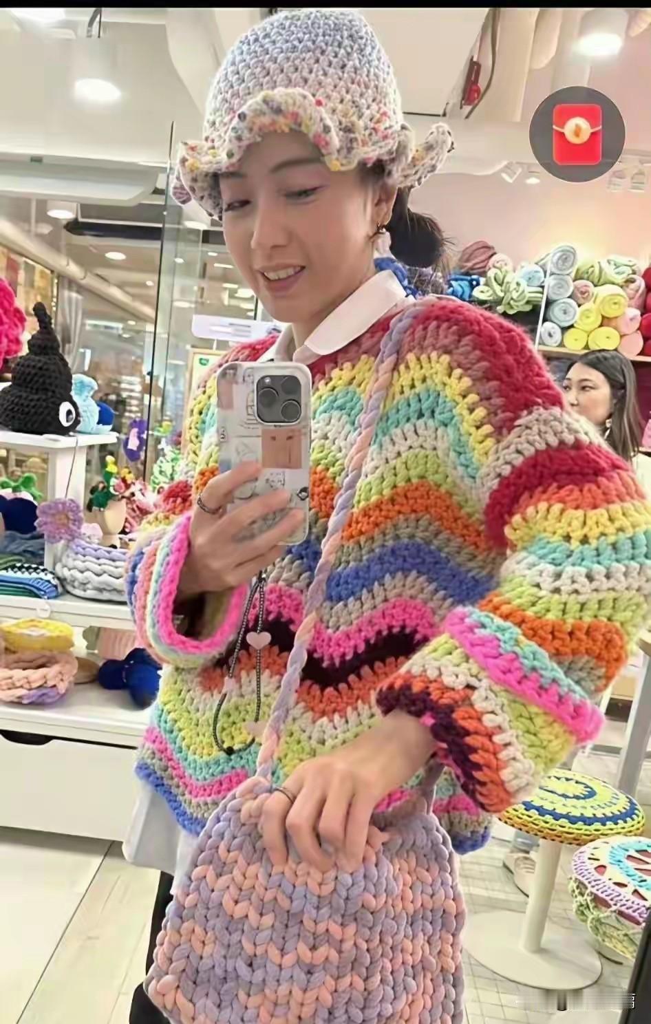 阔太太有钱任性，但是品味真的很一般！甘比开编织店又自创服装品牌KUUKee，还亲