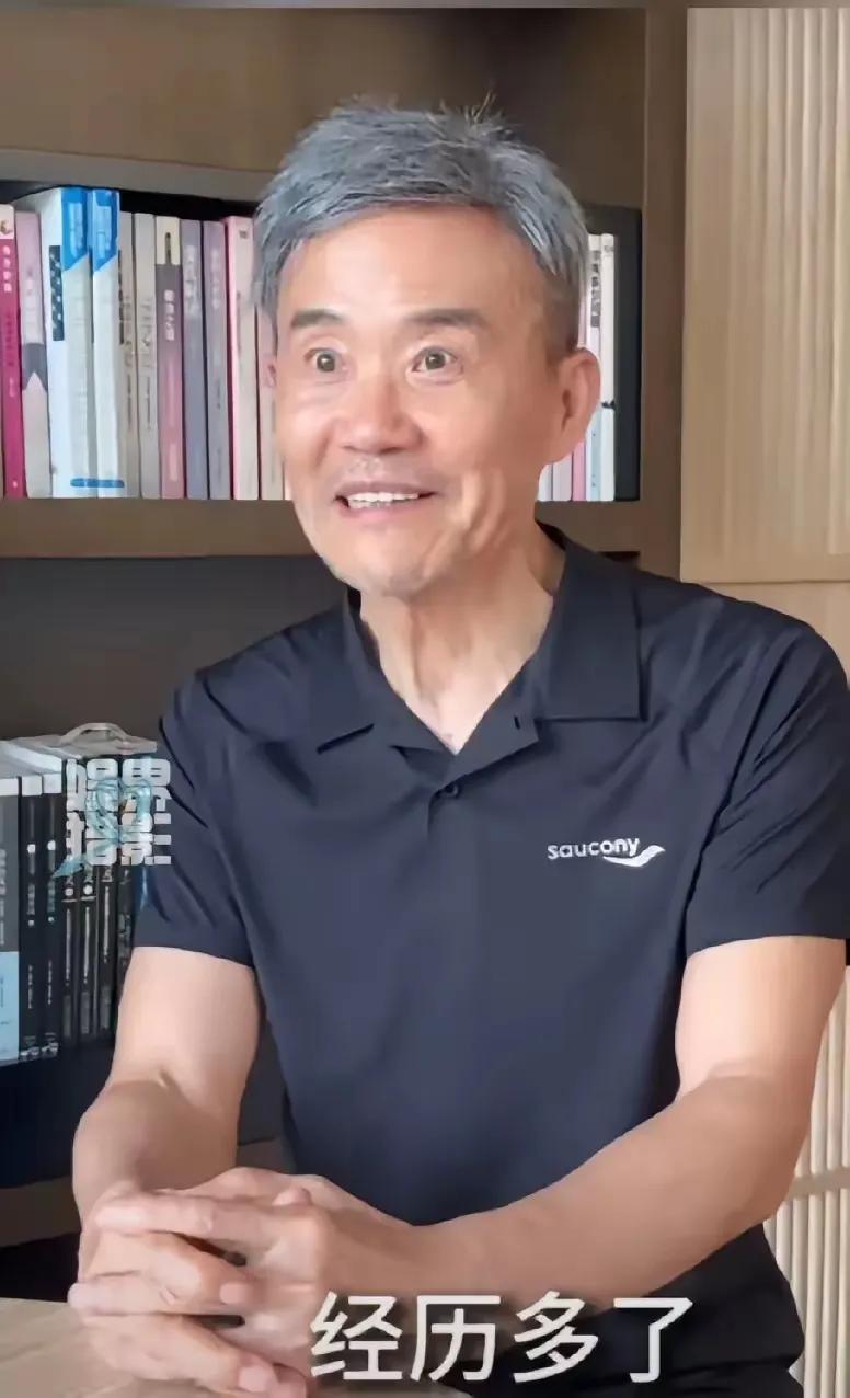 本来可以悠哉的老去，整个小媳妇回家就玩命了。

按理说他如何活下去是他的选择，不