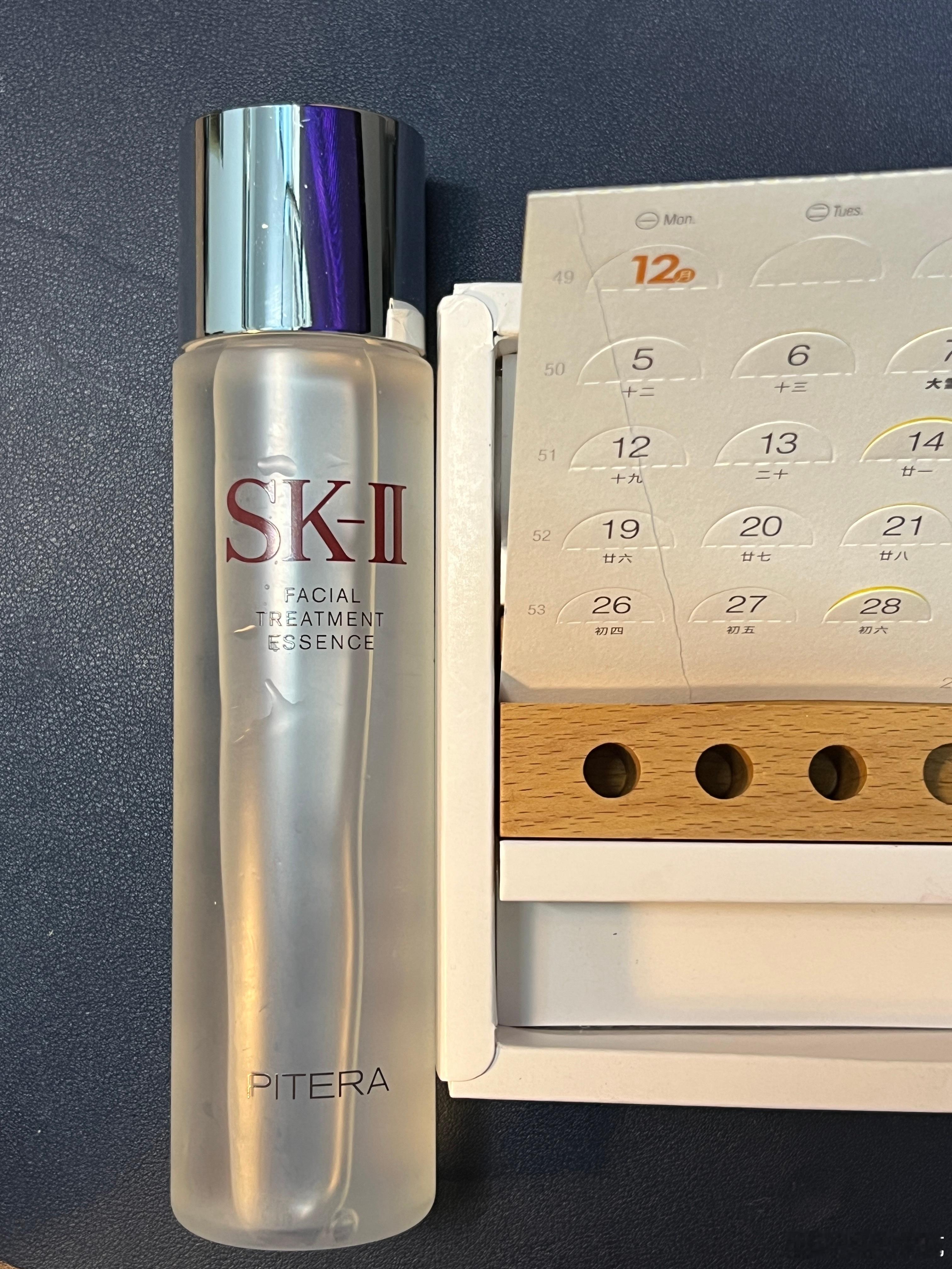 回购次数最多护肤品就是SK2神仙水啦！用完皮肤状态特别好，最近化妆都觉得皮肤不那