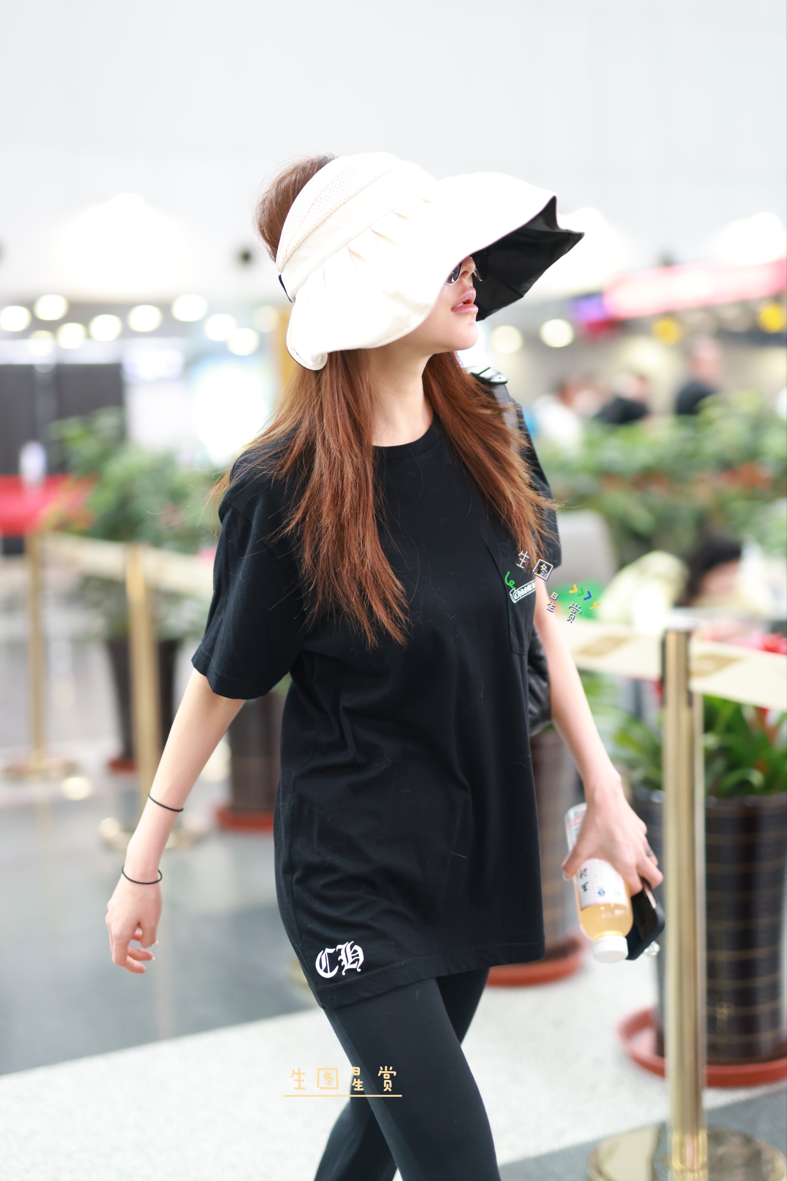 周扬青250608pek出发，大步流星自带星光🌟 ​​​
