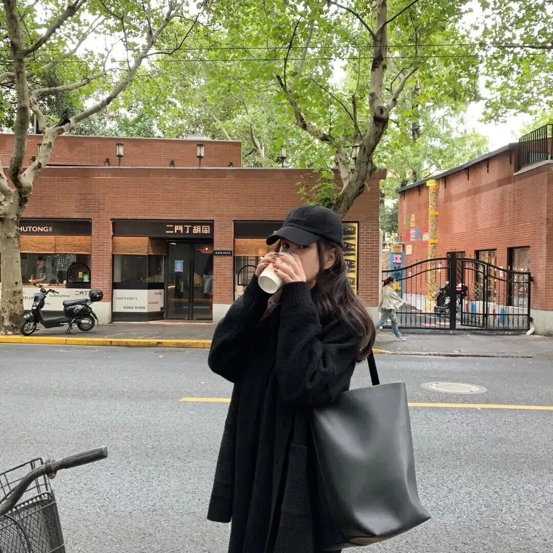 🥃𝐝𝐚𝐢𝐥𝐲 𓆉 ˂ᵒ͜͡ᵏᵎ⁾你说我孤独，我说我自由。 