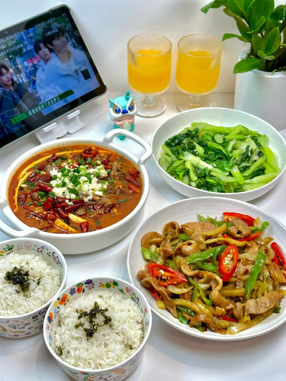 二人食｜🌶️麻麻辣辣水煮肉片➕酸菜炒猪颈肉