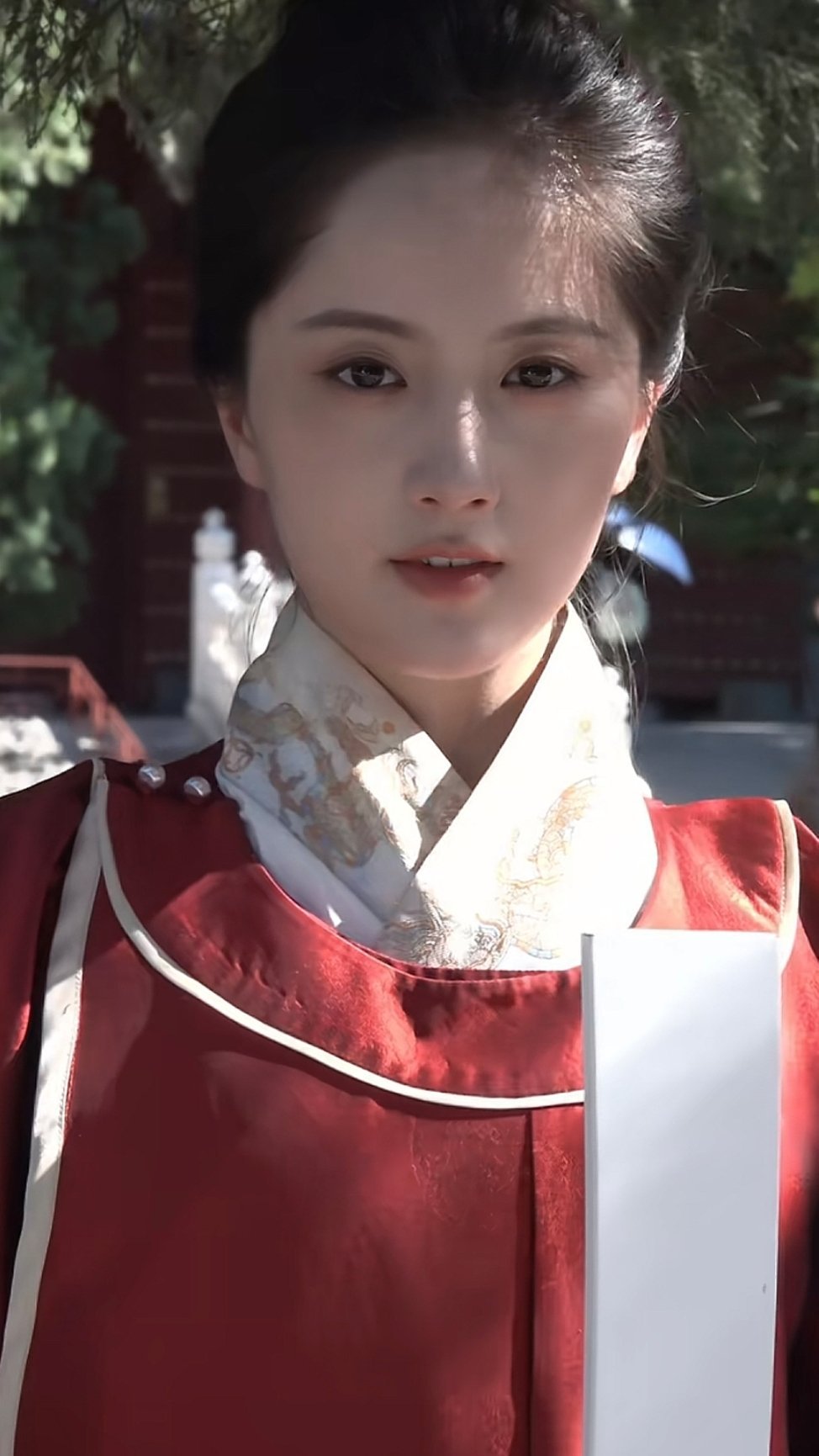 这姑娘太俊了。总能刷到，今天这个女驸马戳中心巴了王俊笔